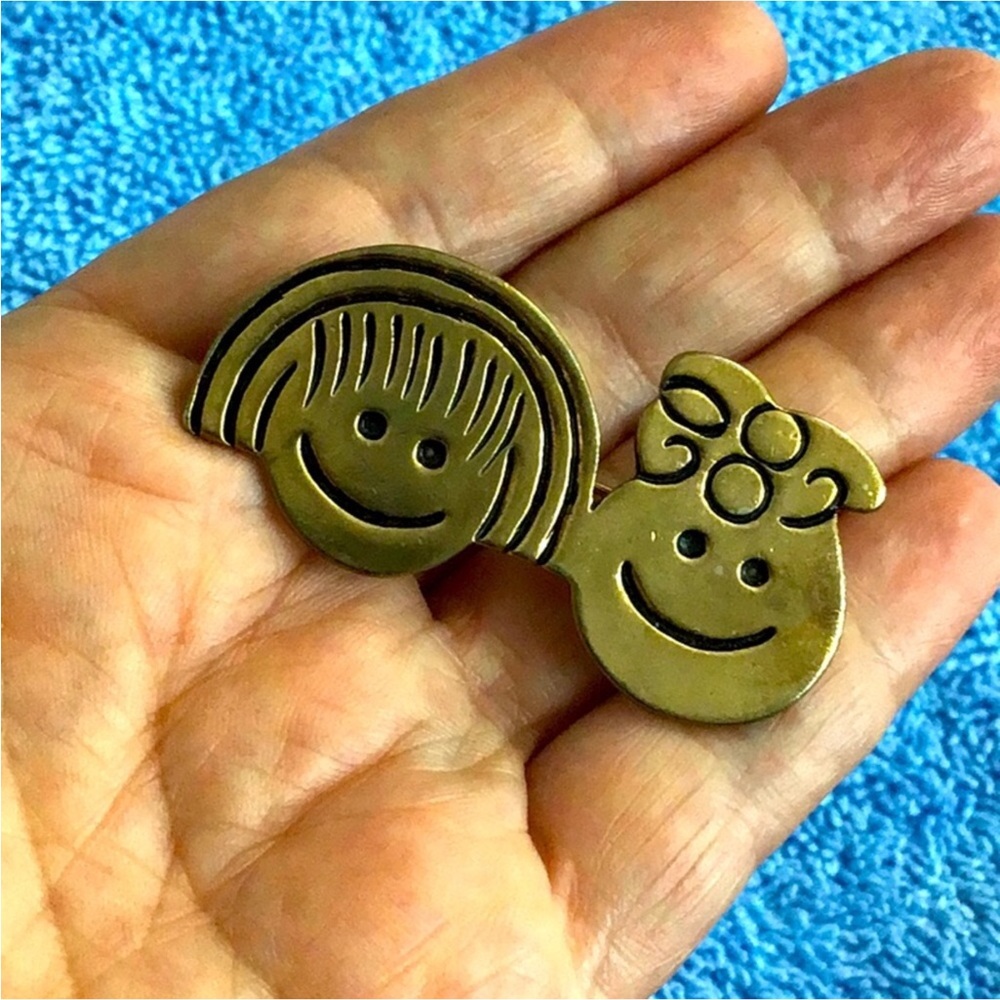 Vintage Copper smiling Children Brooch.